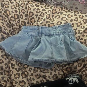 rise light blue denim skort (s: 1)